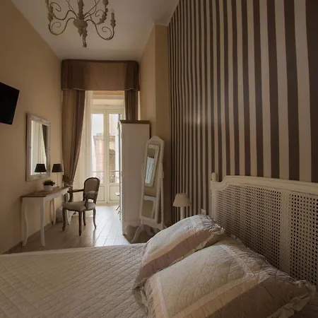 Bed & Breakfast In San Domenico Maggiore 3 3*