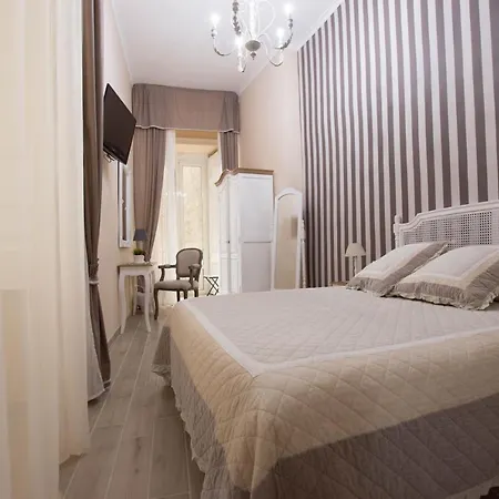 In San Domenico Maggiore 3 Bed & Breakfast Naples