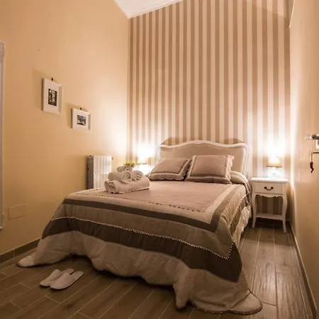 In San Domenico Maggiore 3 Naples