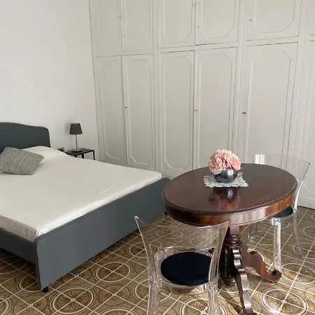 Bed & Breakfast In San Domenico Maggiore 3