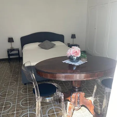 In San Domenico Maggiore 3 Bed & Breakfast 3*