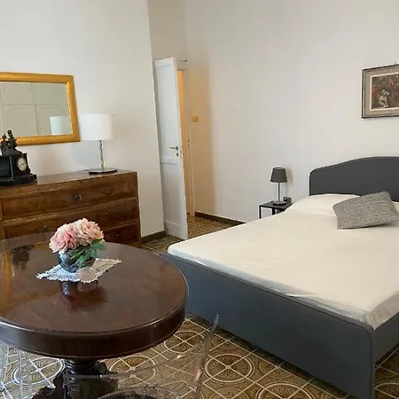 In San Domenico Maggiore 3 3*