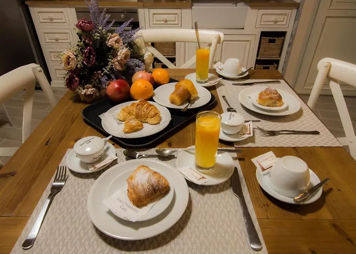 In San Domenico Maggiore 3 Bed and breakfast 3*