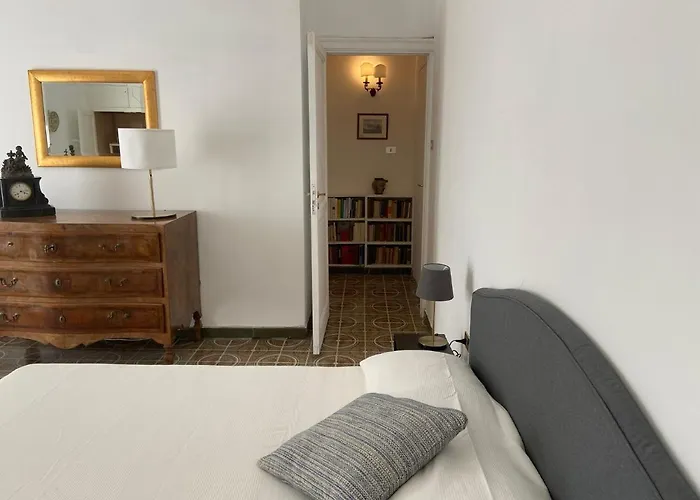 In San Domenico Maggiore 3 3*