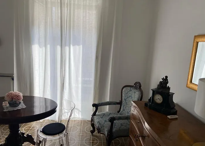 In San Domenico Maggiore 3 3*