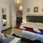 Alojamento de Acomodação e Pequeno-almoço In San Domenico Maggiore 3 4*