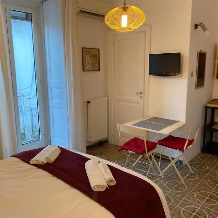 In San Domenico Maggiore 3 فندق مبيت وإفطار